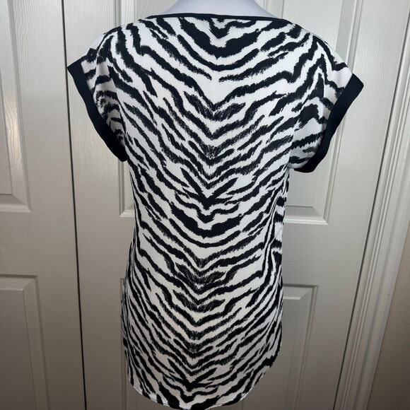 Express Women Top Sz XS Semi Sheer Zebra Black & White Round Neck Cap Sleeve - Picture 2 of 9